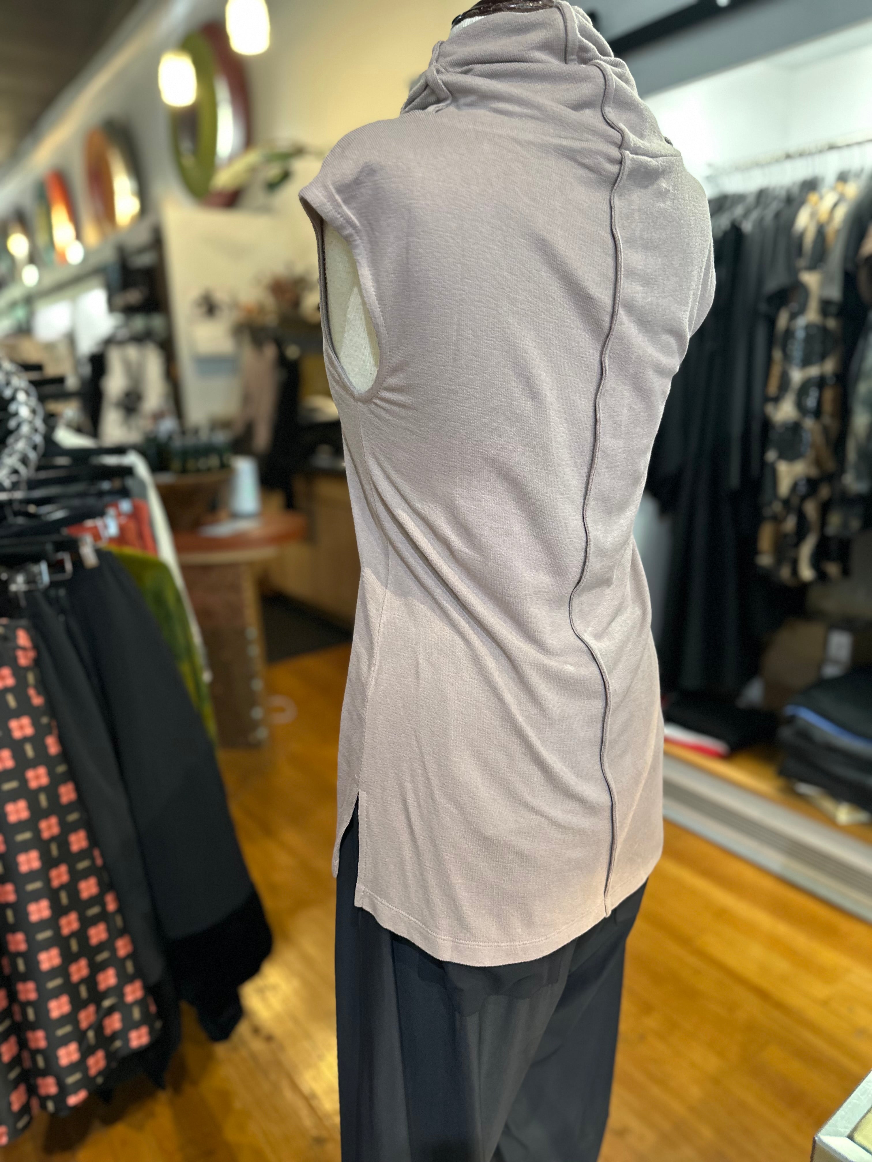 Ozai N KU - Sleeveless Pink Cowl