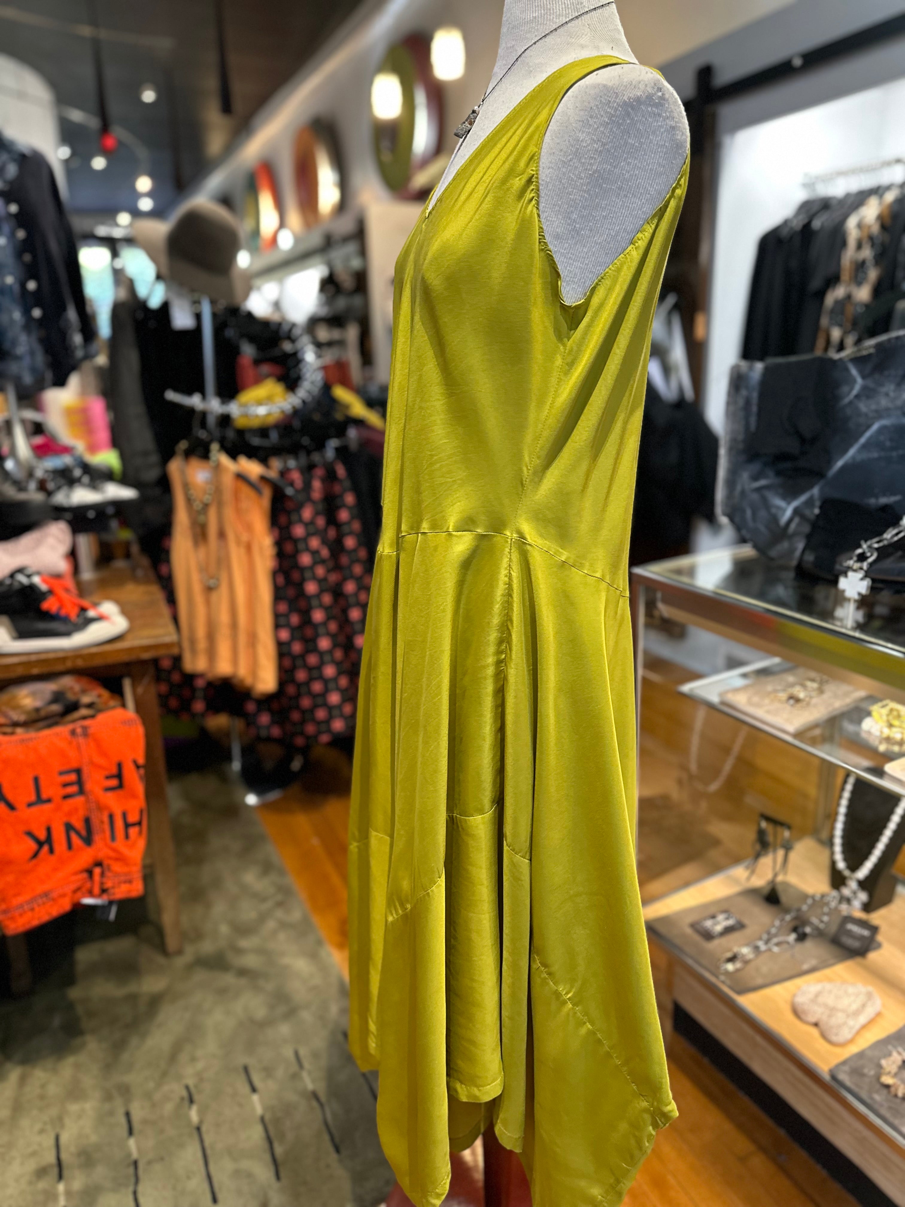 Artists and Revolutionaries - Ludenberg Dress