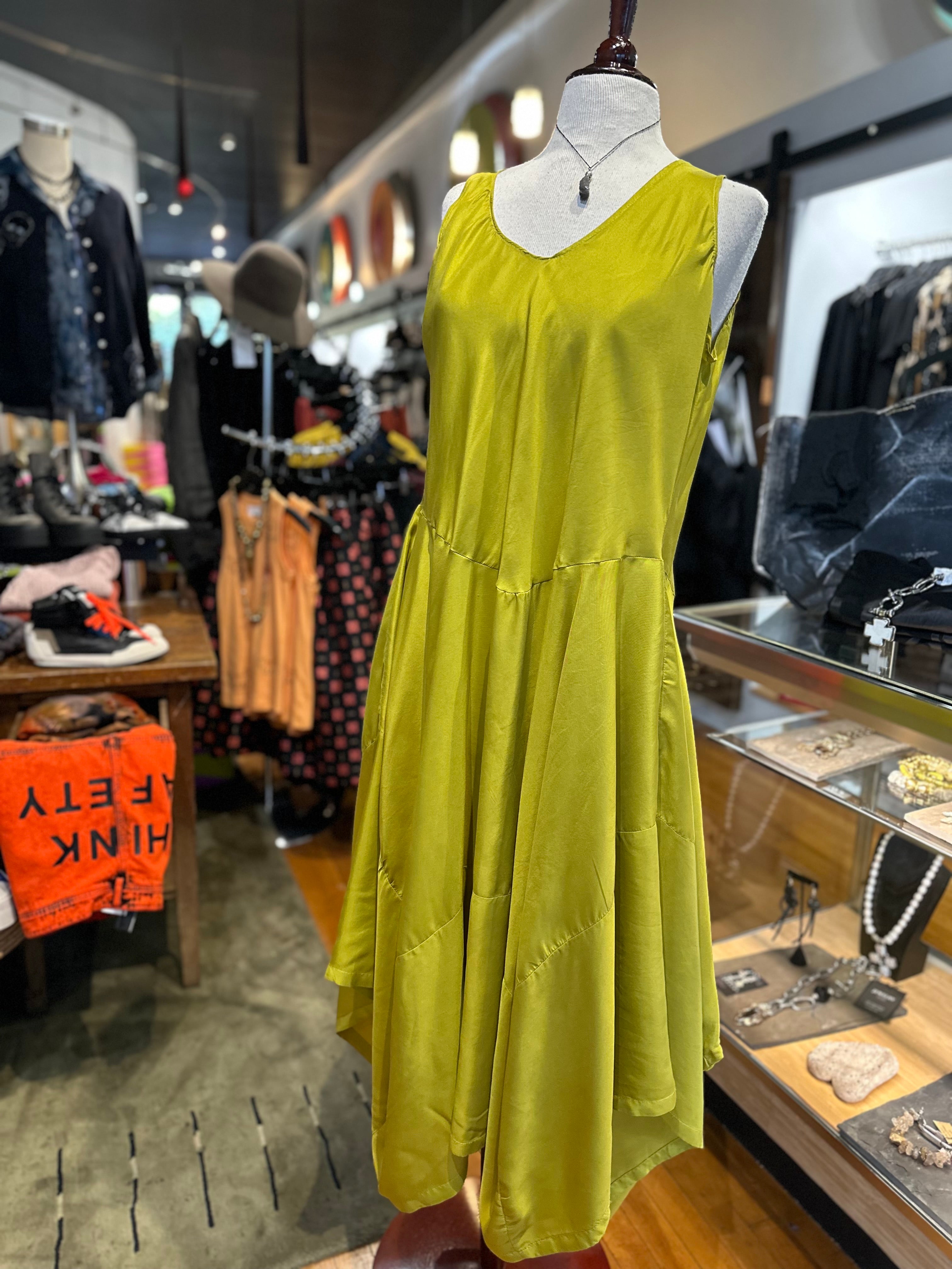 Artists and Revolutionaries - Ludenberg Dress