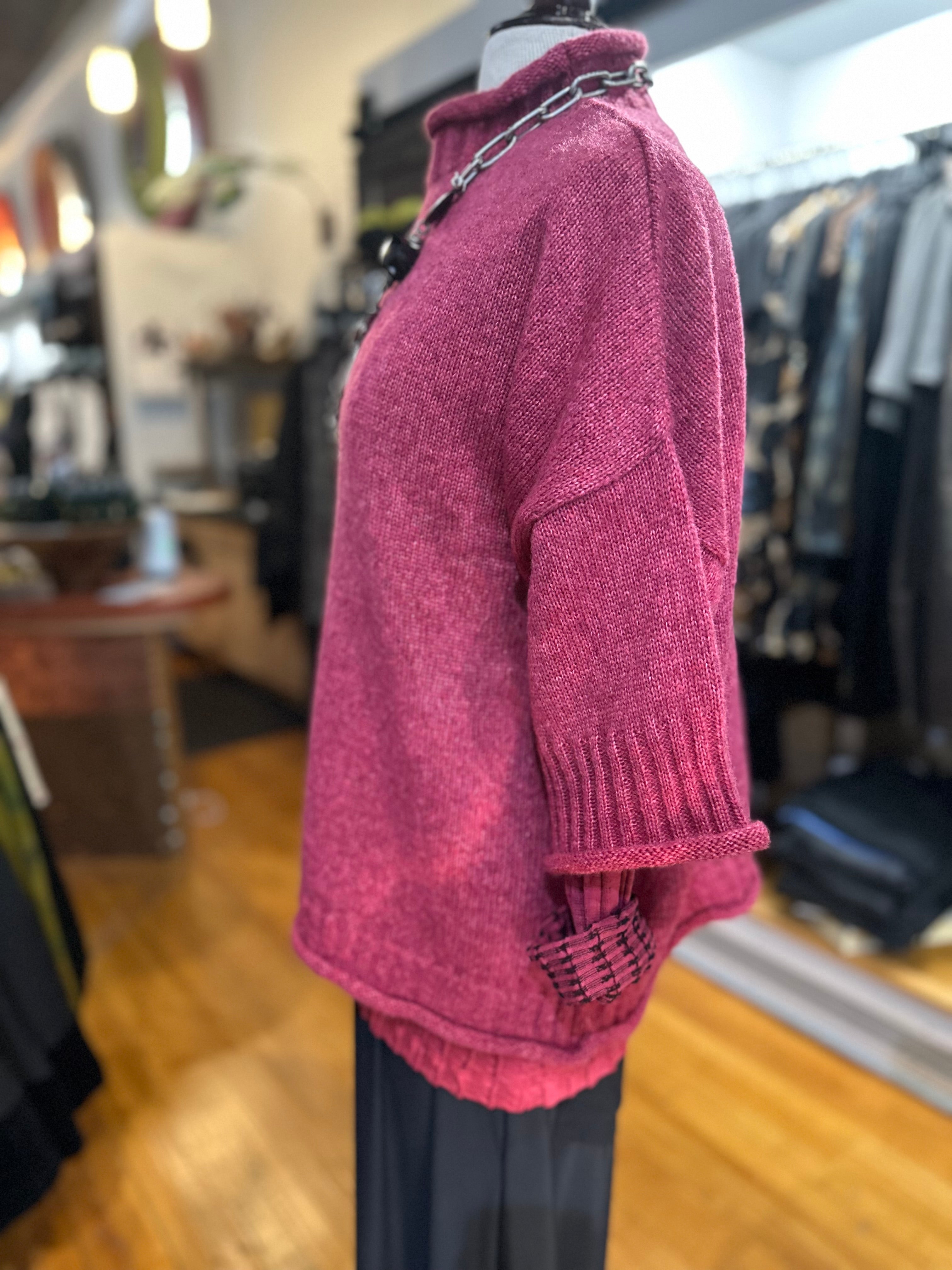 Ozai N KU - Fraise Merino Sweater